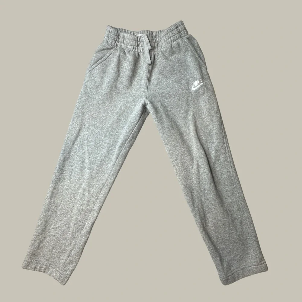 Nike Sweatpants Boys Medium FD3010-063 Grey Heather Sportswear Club Fleece
